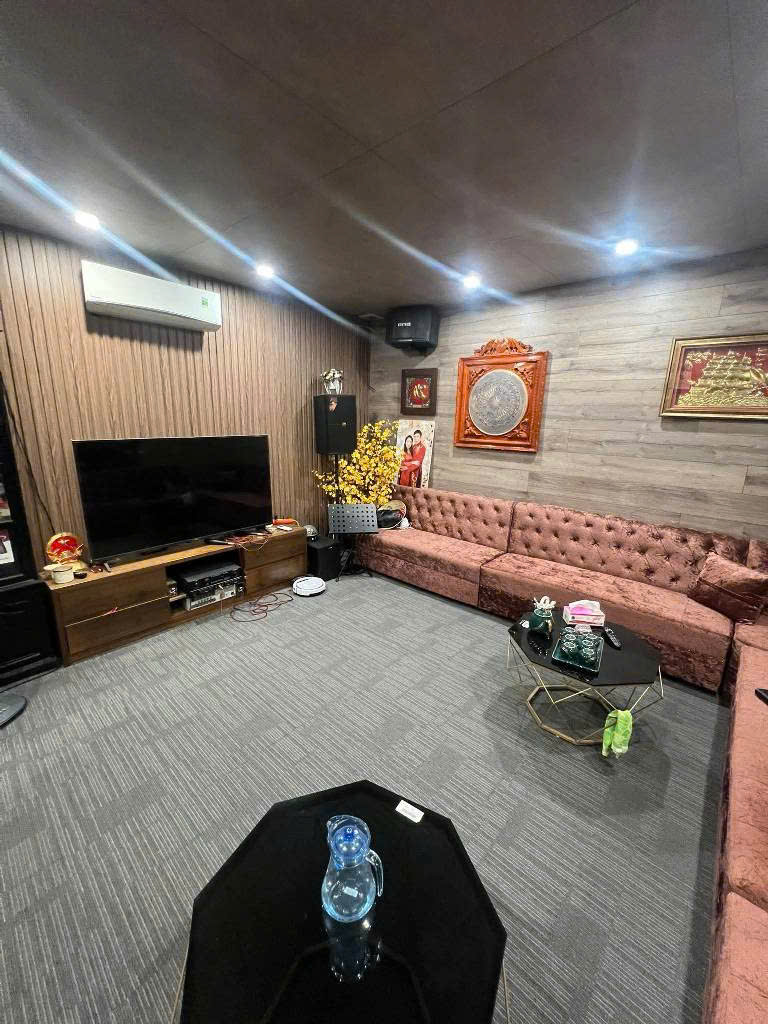 NHÀ DÂN XÂY Ô TÔ ĐỖ 20M - PHÁO ĐÀI LÁNG ĐỐNG ĐA - VỊ TRÍ ĐẮC ĐỊA - LÔ GÓC - MẶT TIỀN RỘNG
